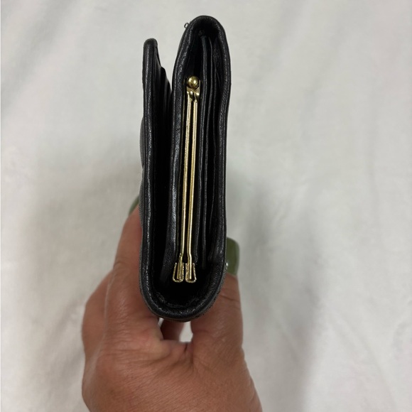 CHANEL Black Quilted Wallet with Silver Logo - Picture 4 of 14